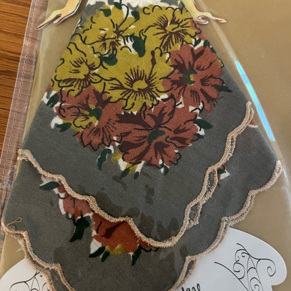 New card with beautiful handkerchief - Picture 3 of 5